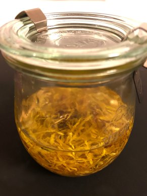 calendula oil webIMG_0226